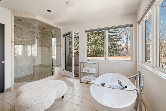 Building Photo - 399 Maple Ridge Ln