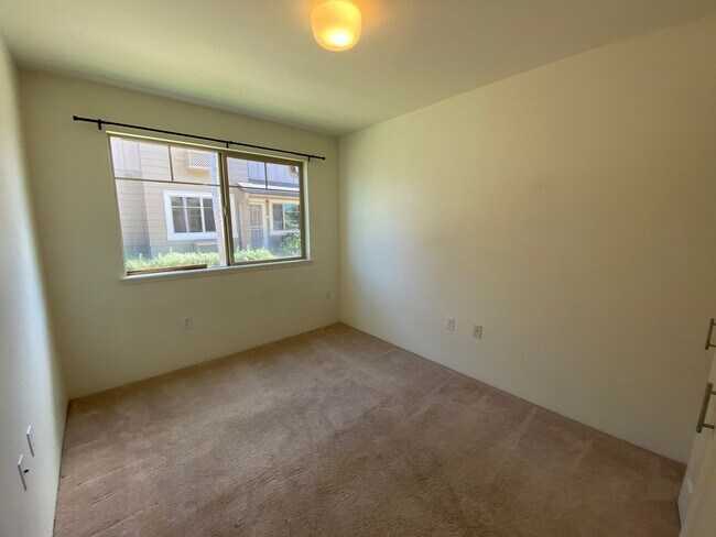 Building Photo - 91-1009 Kamaaha Ave #505