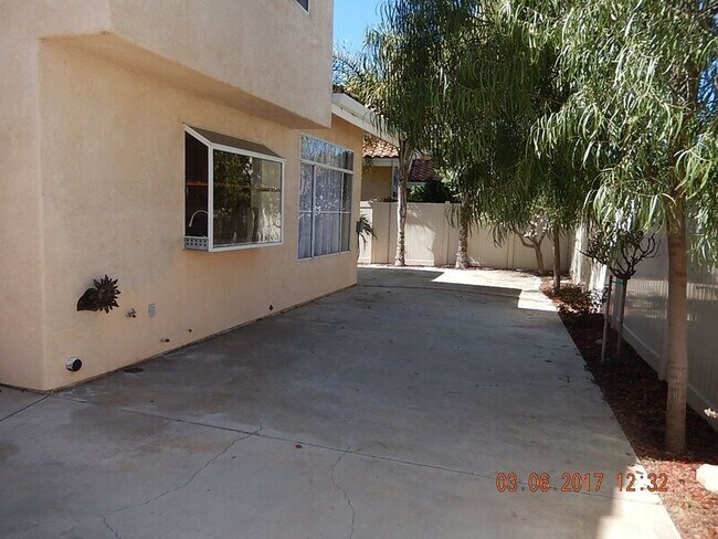 Building Photo - 28720 N Port Ln