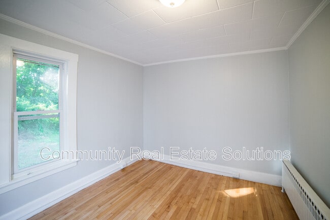 Building Photo - 68 Fifth St