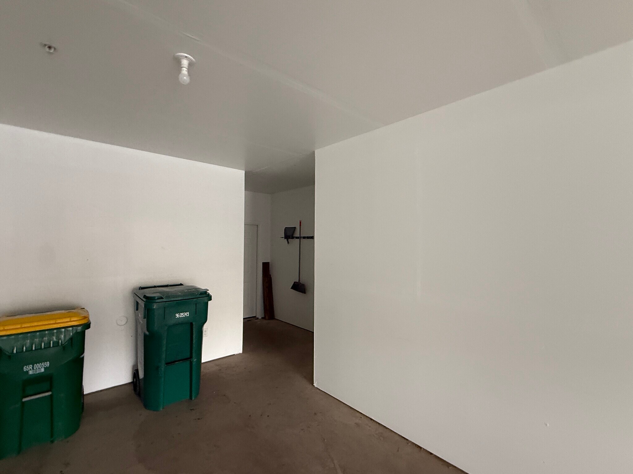 Garage - 6253 Kilmer Loop