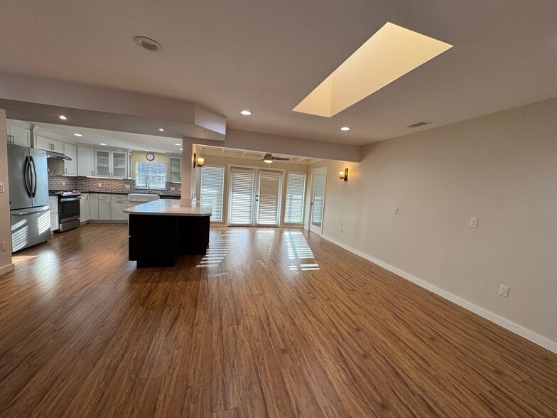 Kitchen Dining Area - 22471 Loch Lomond Dr