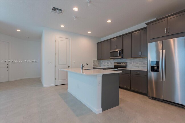 Building Photo - 6463 Trails Of Foxford Ct