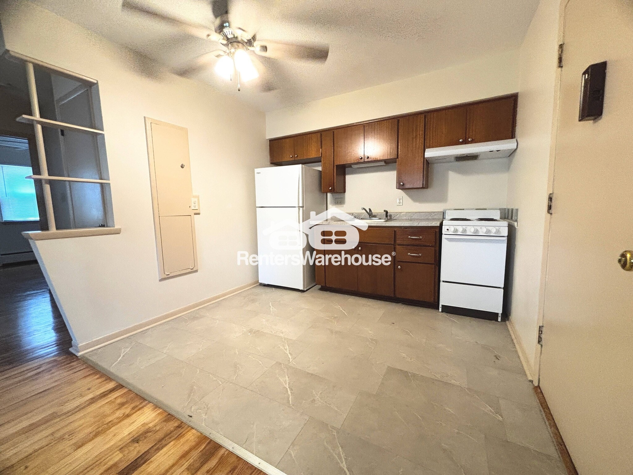 Building Photo - 208 N 11th St