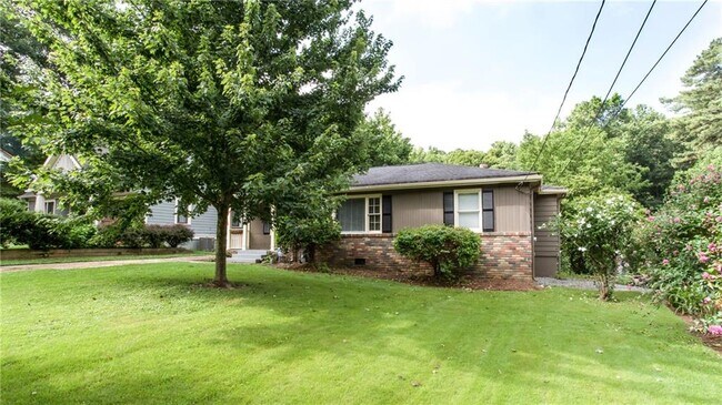 Building Photo - 1640 Belle Isle Cir NE