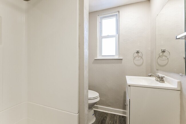 Building Photo - 1727 Wesley St