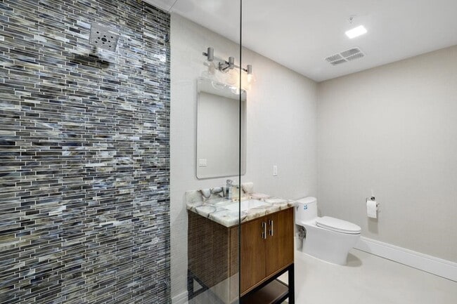 Building Photo - 1281 E Main St