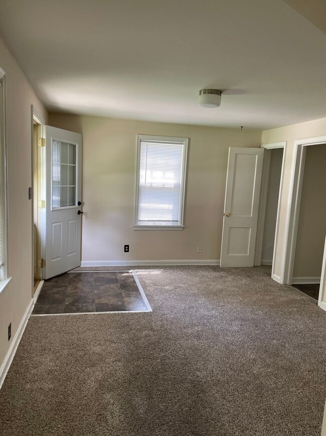 living area - 44 Martinview Rd