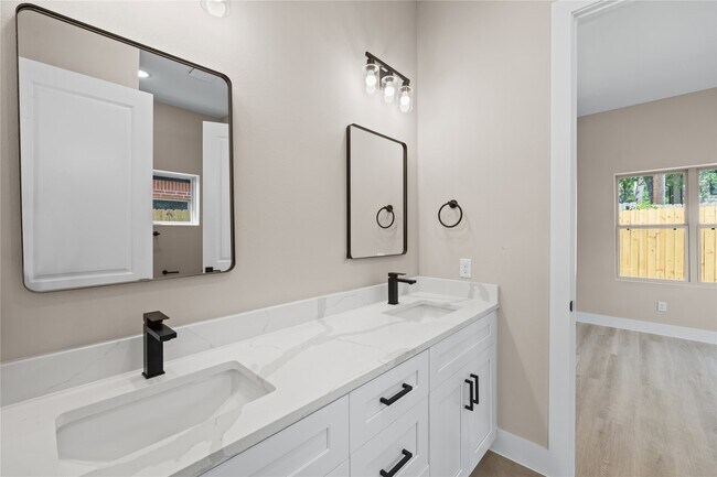 Building Photo - 2618 Liguria Ln