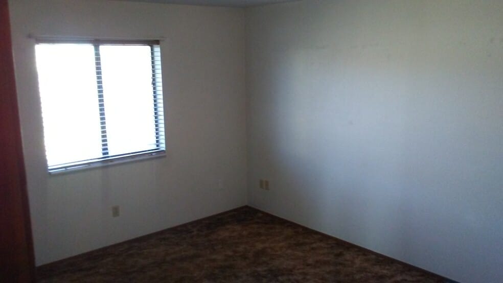 master bedroom - 706 S Fourth St