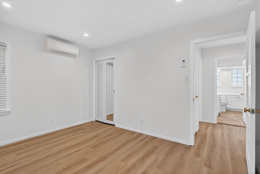 Building Photo - 242 Claremont Ave