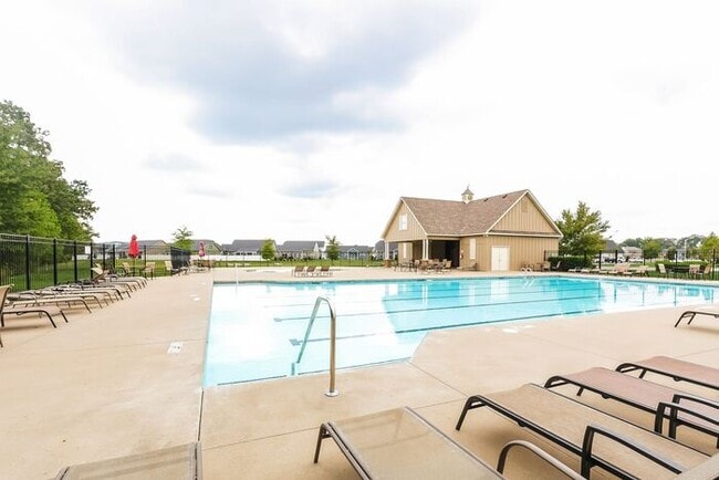 Building Photo - 2512 Elmcroft Ave