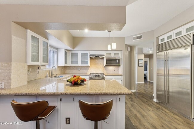 Building Photo - 514 S Marina Dr