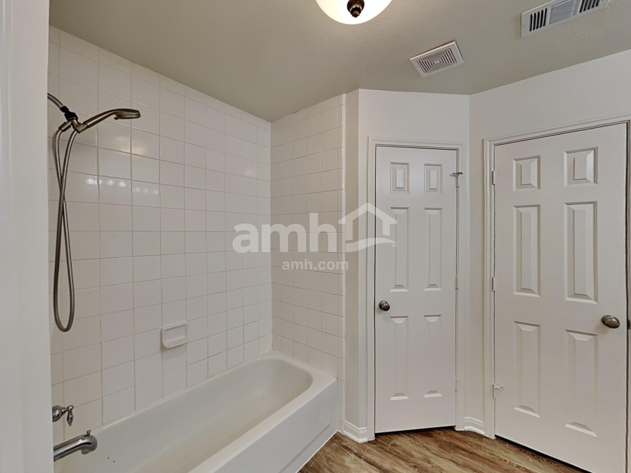 Building Photo - 2518 Halstead Dr