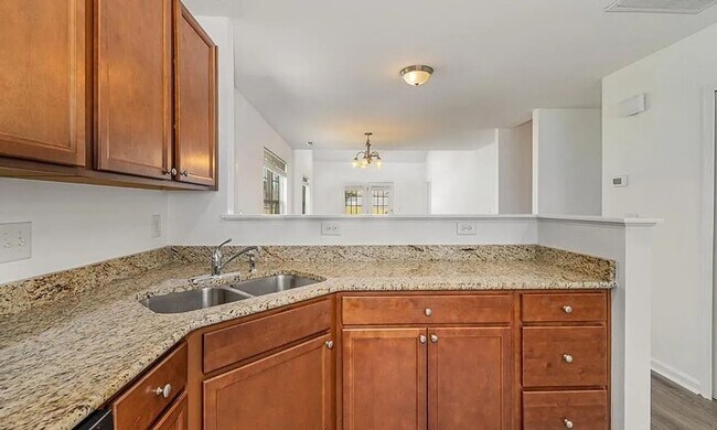 Building Photo - Charming 3BR Townhome in Colfax