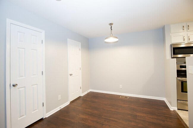 Building Photo - "Charming Studio Retreat with Modern Comforts in Vass, NC!"