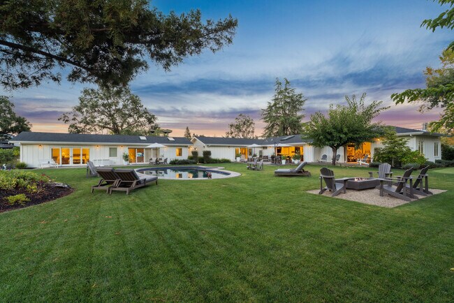 Building Photo - 760 Zinfandel Ln