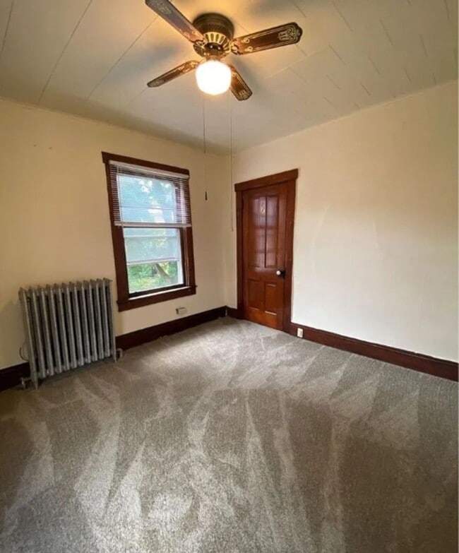 Building Photo - 216-218 W Lamb St