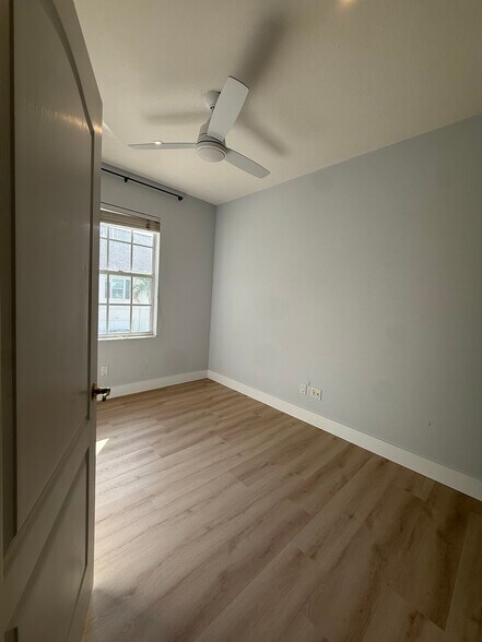 Building Photo - 225 Murray Ct