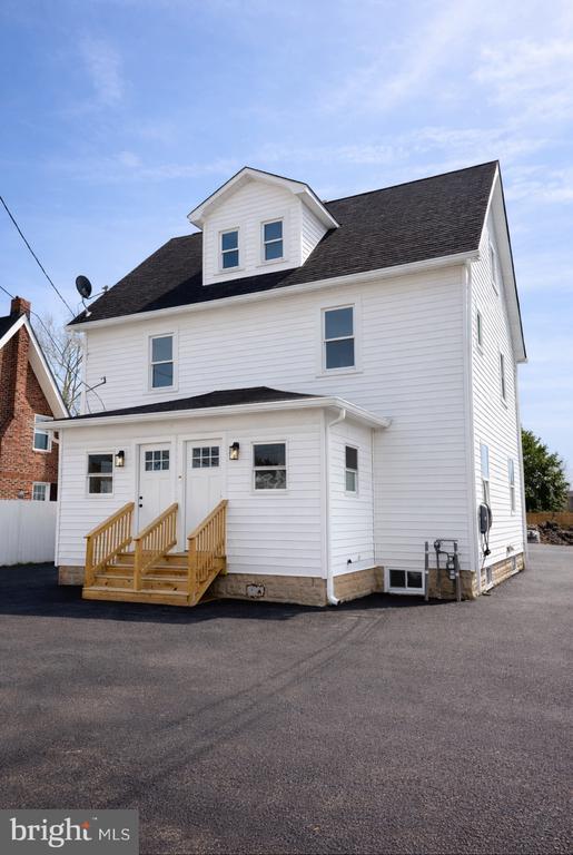 Building Photo - 2125 Oakland Rd
