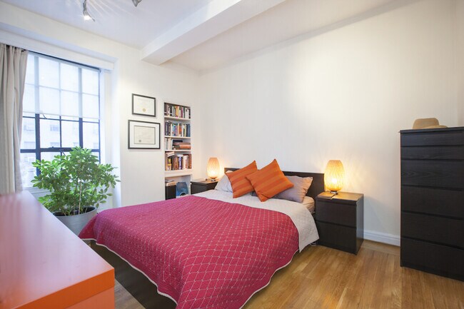 Building Photo - 340 west 57th street