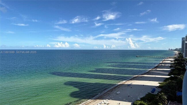 Building Photo - 17375 Collins Ave