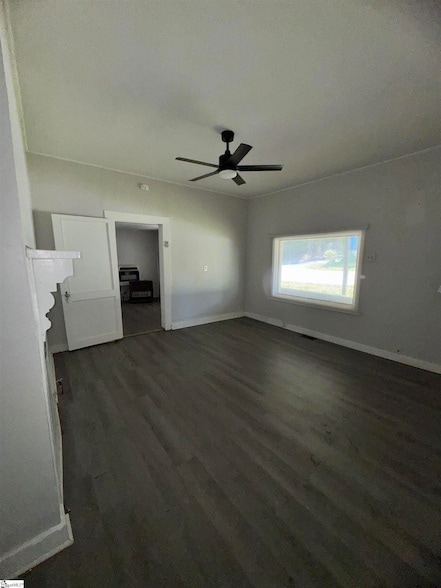 Building Photo - 201 Hunters Ct