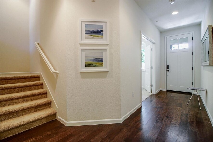 Building Photo - 890 White Moonstone Loop