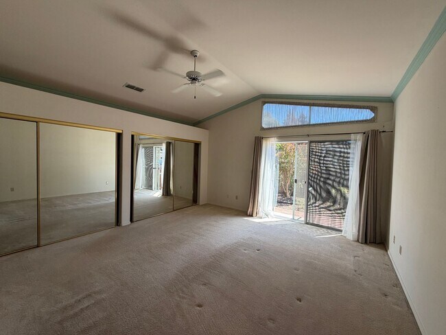 Building Photo - 625 Fox Hollow Way