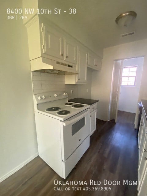Building Photo - 3 bedroom 1.5 bathroom