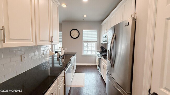 Building Photo - 110 Halliard Dr