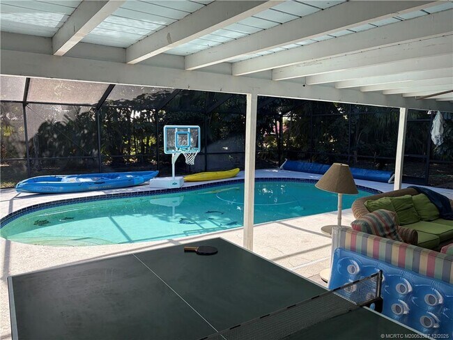 Building Photo - 1346 NW Pine Ridge Trail