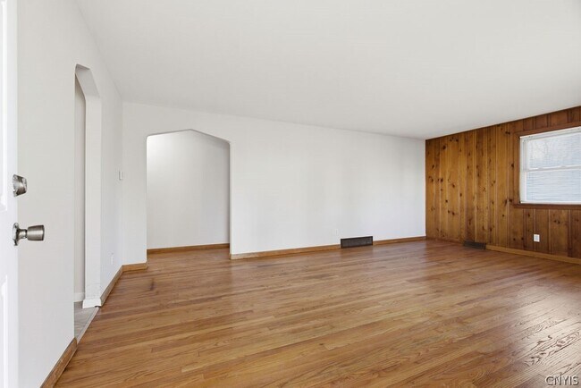 Building Photo - 7310 Oswego Rd