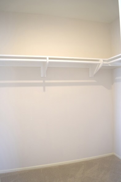 MASTER WALK-IN - 16042 Waikiki Ln