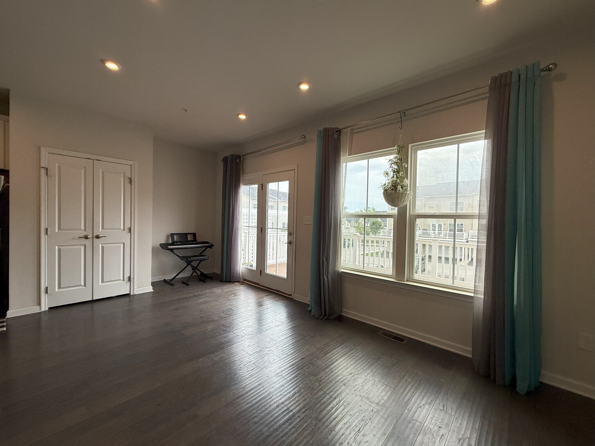 Living Room - 406 Blue Welsh St