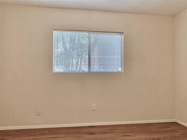 Building Photo - 22 N Wavy Oak Cir