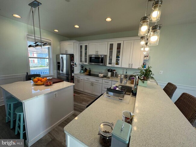 Building Photo - 8315 Bayside Rd