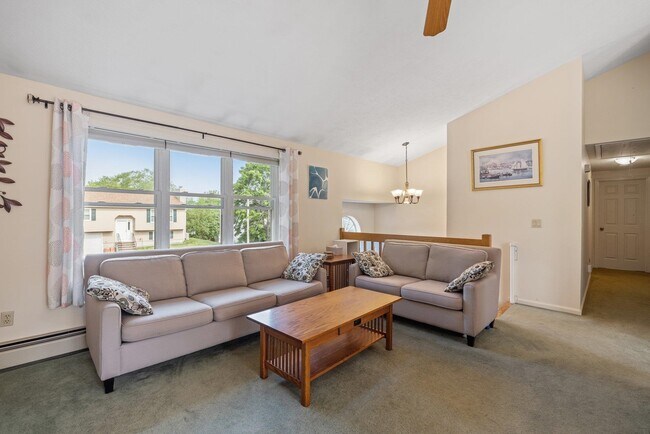 Building Photo - 94 Pullman St