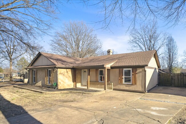 Building Photo - 3BED/2BATH REMODELED