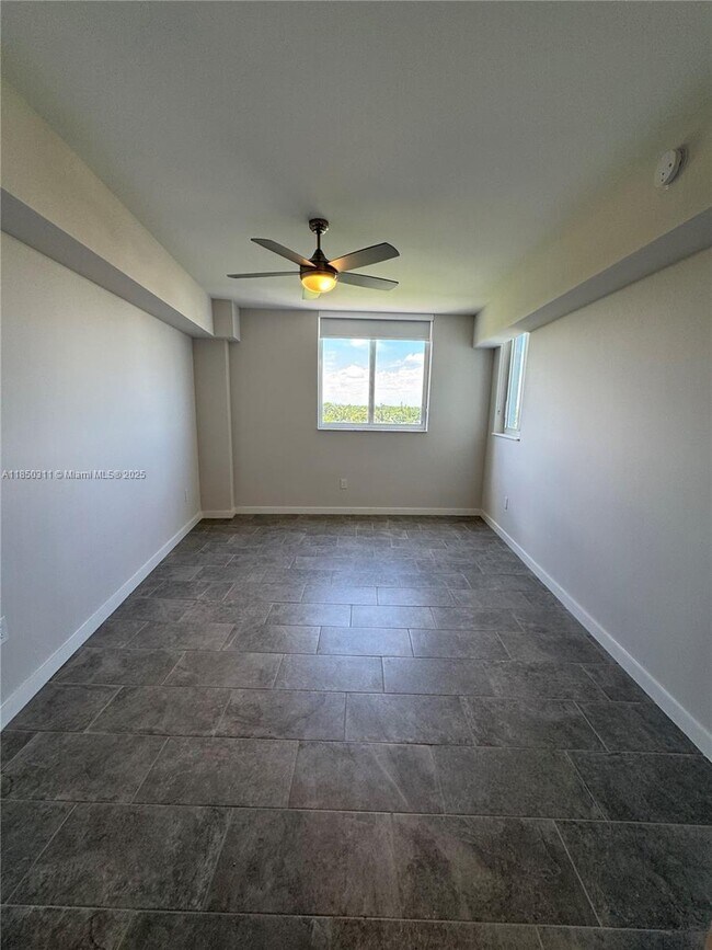 Building Photo - 2500 SW 22nd Terrace