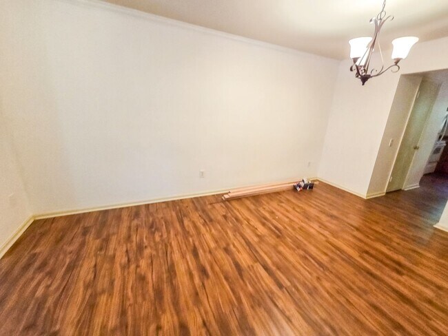 Building Photo - Fantastic 3br TownHome in highly sought Silver Spring Neighborhood - Available NOW!