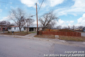 Building Photo - 1723 Socorro St