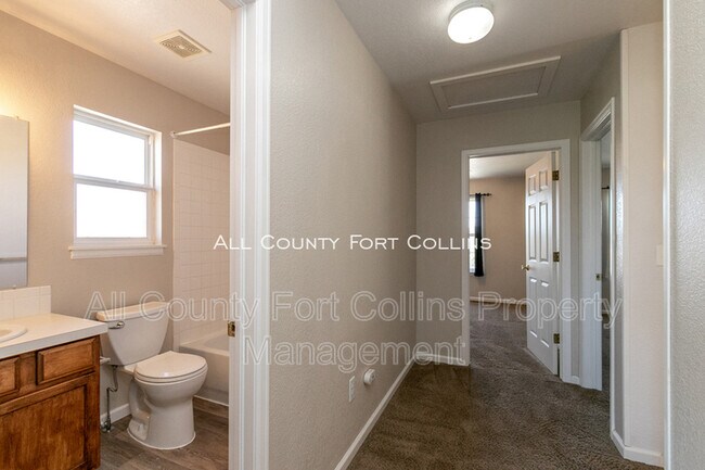 Building Photo - 827 Glenwall Dr
