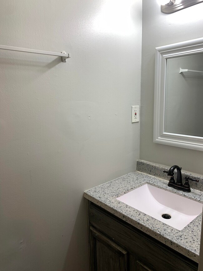 Stratford Manor Apartments 1906 W Matthews Ave Jonesboro AR 72401