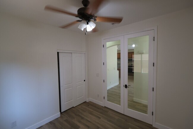 Building Photo - Remodeled 4 Bed 2 Bath Home.