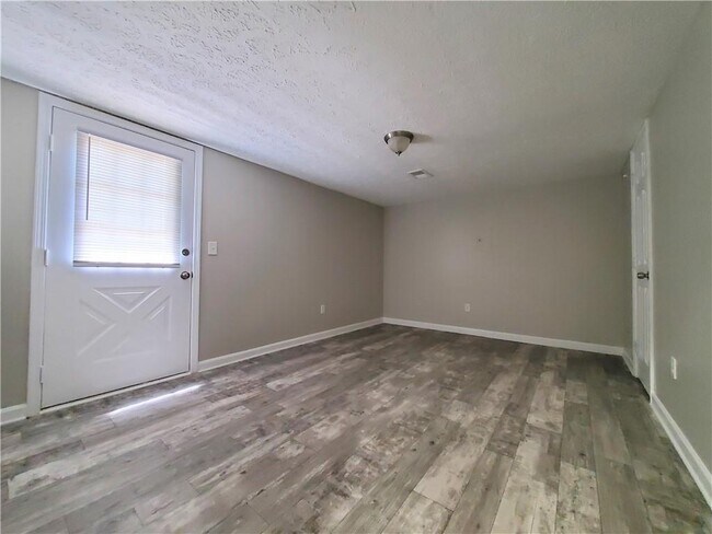 Building Photo - 394 Russell Ridge Dr