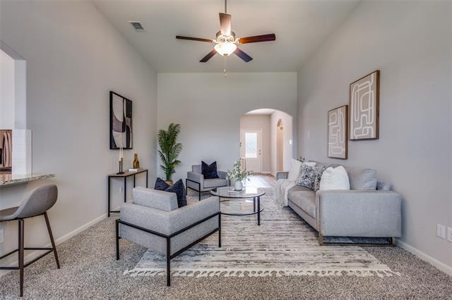 Building Photo - 304 Aceves Ct