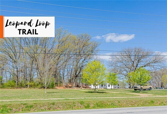 Building Photo - 105 NW Erika Ct