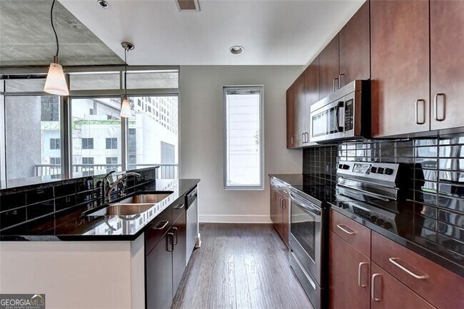 Building Photo - 44 Peachtree Pl NE