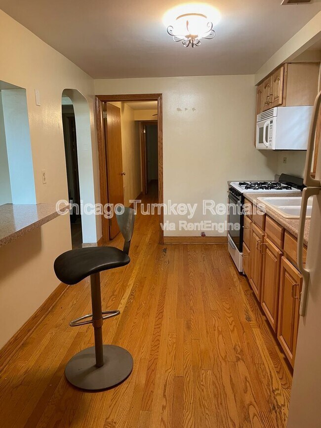 Building Photo - 1243 W 31st St